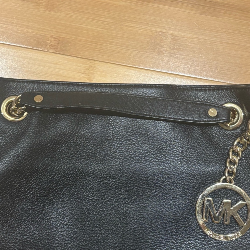 Michael Kors Black Leather Shoulder Bag - Picture 5 of 6